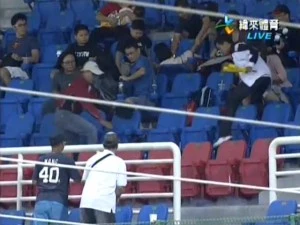 Man Drops Daughter for Foul Ball Man Drops Daughter for Foul Ball