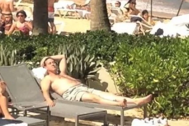 Rick Santorum sunbathing Rick Santorum sunbathing