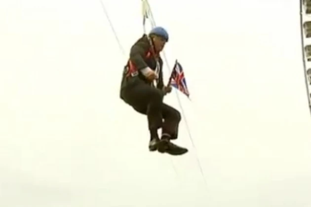 London Mayor Boris Johnson Gets Stuck on Zip Line London Mayor Boris Johnson Gets Stuck on Zip Line