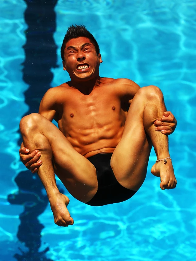 Diver Faces Diver Faces