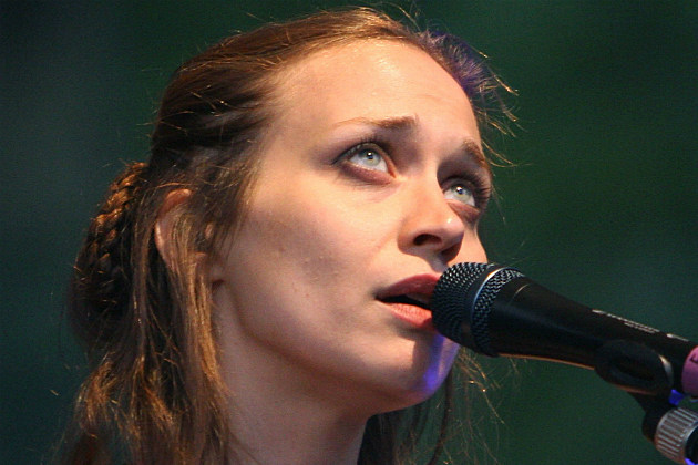 Fiona Apple Cancels South American Tour Because Her Dog is Dying Fiona Apple Cancels South American Tour Because Her Dog is Dying